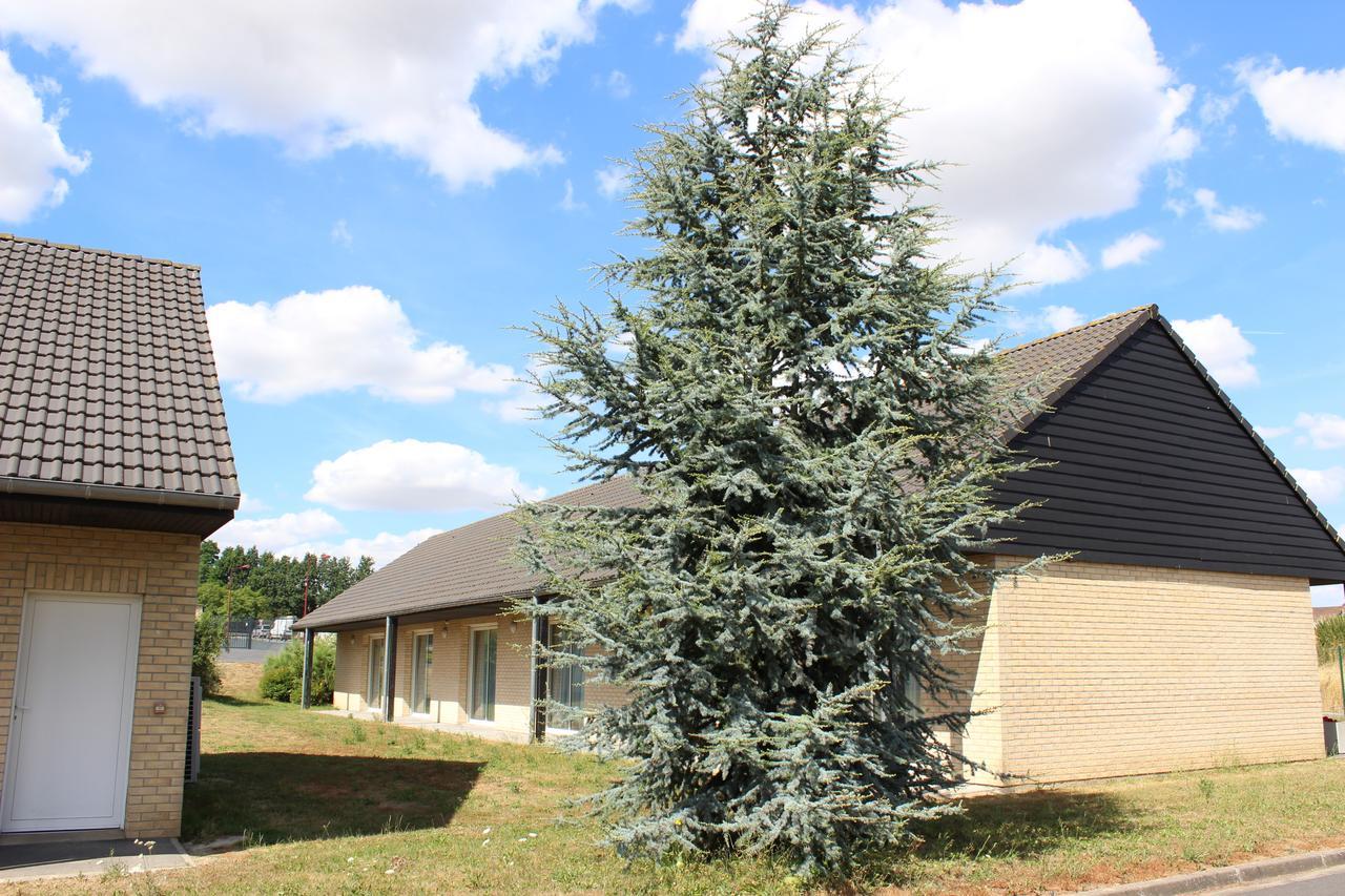 Hotel Fleur De Lys Hazebrouck Bagian luar foto